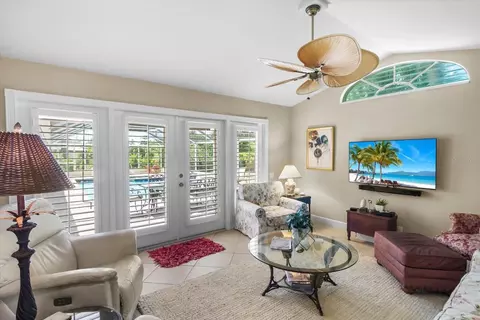 Living - 204 Windward Dr, Osprey, FL 34229 photo 4 of 7