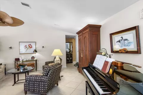 Living - 204 Windward Dr, Osprey, FL 34229 photo 1 of 7