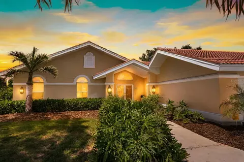 Exterior - 204 Windward Dr, Osprey, FL 34229 photo 2 of 18