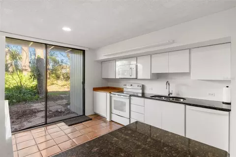 Kitchen - 754 Pine Run Dr #754, Osprey, FL 34229 photo 6 of 6