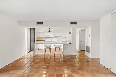 Living - 754 Pine Run Dr #754, Osprey, FL 34229 photo 3 of 3