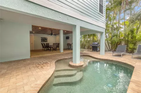 Exterior - 105 4th St S, Bradenton Beach, FL 34217 photo 8 of 14