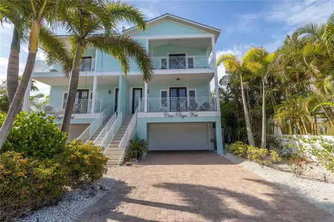 Exterior - 105 4th St S, Bradenton Beach, FL 34217 photo 2 of 14