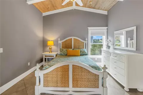 Bedroom - 105 4th St S, Bradenton Beach, FL 34217 photo 6 of 11