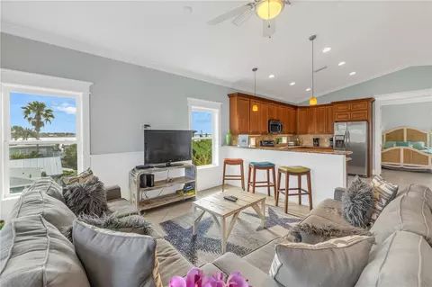 Living - 105 4th St S, Bradenton Beach, FL 34217 photo 3 of 7