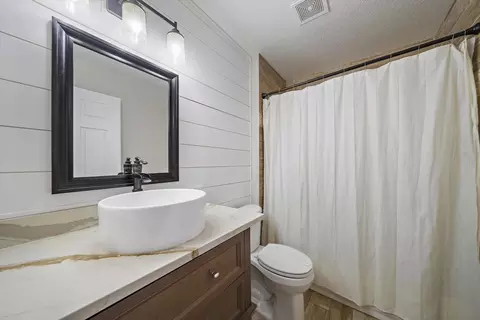 Bath - 11887 Dunster Ln, Parrish, FL 34219 photo 2 of 2