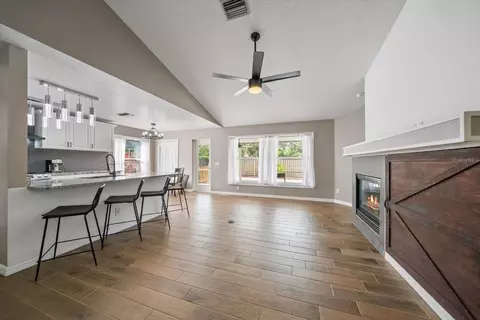 Living - 11887 Dunster Ln, Parrish, FL 34219 photo 2 of 4