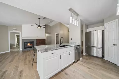 Kitchen - 11887 Dunster Ln, Parrish, FL 34219 photo 2 of 5