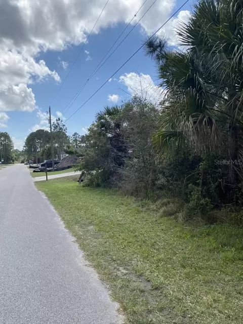 2470 Wenona Dr, North Port, FL 34288