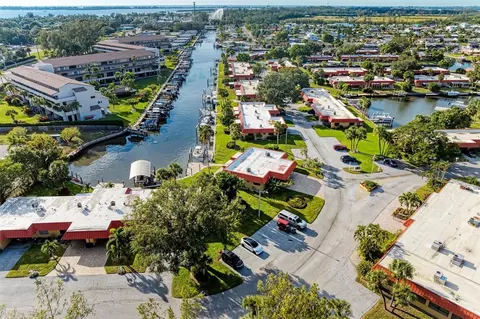 9409 Catalina Dr, Bradenton, FL 34210
