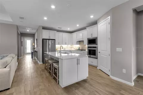 Kitchen - 8945 Coastal Key Way, Parrish, FL 34219 photo 5 of 13