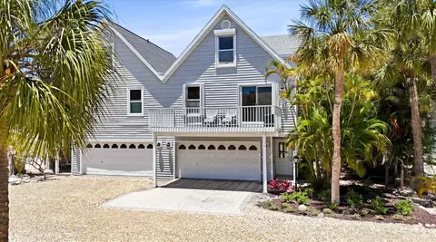 6325 Gulf Dr, Holmes Beach, FL 34217