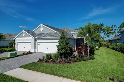 10233 Lake Wales Cir, Sarasota, FL 34241