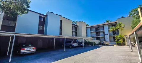 2749 Orchid Oaks Dr #302, Sarasota, FL 34239