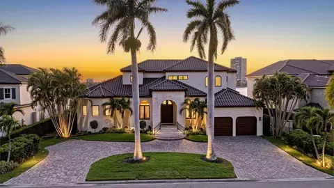 344 W Royal Flamingo Dr, Sarasota, FL 34236