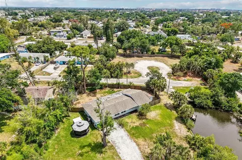 807 Lucille Ave, Nokomis, FL 34275