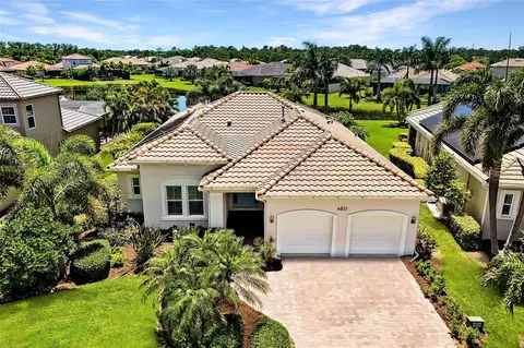 4821 Royal Dornoch Cir, Bradenton, FL 34211