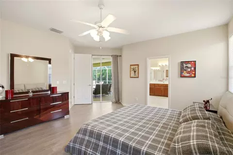 Bedroom - 7131 67th Ter E, Bradenton, FL 34203 photo 3 of 5