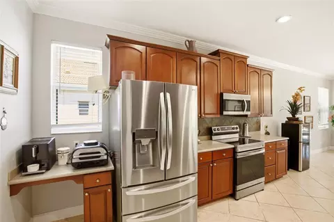 Kitchen - 7131 67th Ter E, Bradenton, FL 34203 photo 3 of 5