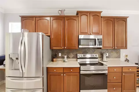 Kitchen - 7131 67th Ter E, Bradenton, FL 34203 photo 4 of 5