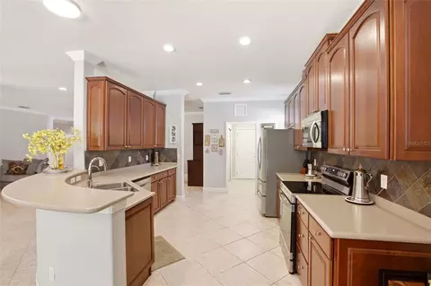 Kitchen - 7131 67th Ter E, Bradenton, FL 34203 photo 1 of 5