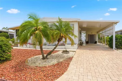 16 S Granada Plz, Englewood, FL 34223