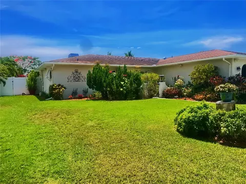 7225 8th Avenue Loop W, Bradenton, FL 34209