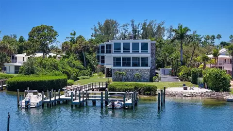 5320 Gulf Of Mexico Dr #101, Longboat Key, FL 34228