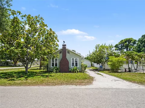 2222 Florinda St, Sarasota, FL 34231