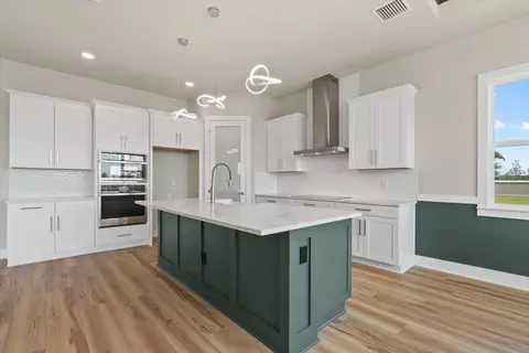 Kitchen - 8668 Salmar Loop, Parrish, FL 34219 photo 4 of 6