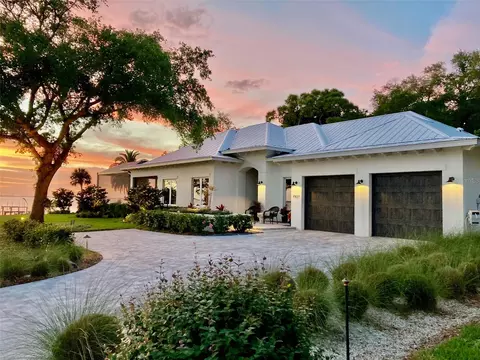 7927 Longbay Blvd, Sarasota, FL 34243