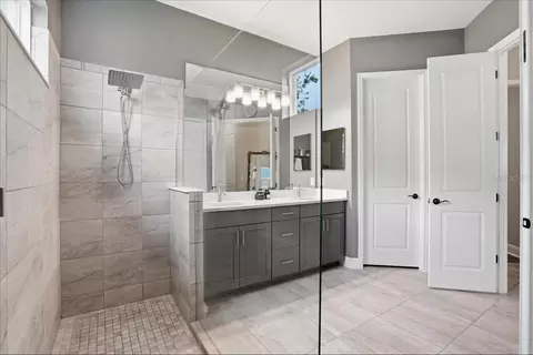 Bath - 13712 Old Creek Ct, Parrish, FL 34219 photo 2 of 3