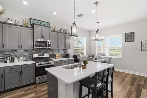 Kitchen - 13712 Old Creek Ct, Parrish, FL 34219 photo 4 of 7