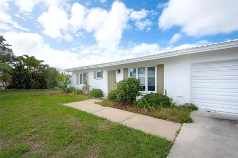 Exterior - 3810 Joyce Dr, Bradenton, FL 34208 photo 2 of 7