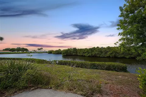 3810 Joyce Dr, Bradenton, FL 34208