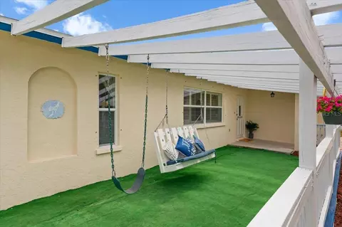 Exterior - 7816 3rd Ave W, Bradenton, FL 34209 photo 6 of 13