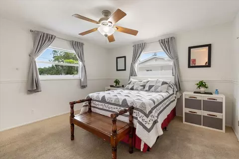 Bedroom - 7816 3rd Ave W, Bradenton, FL 34209 photo 2 of 9