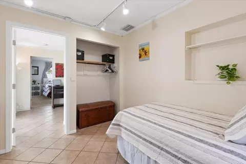 Bedroom - 7816 3rd Ave W, Bradenton, FL 34209 photo 9 of 9