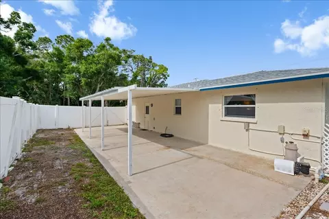 Exterior - 7816 3rd Ave W, Bradenton, FL 34209 photo 10 of 13