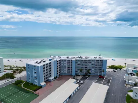 5300 Gulf Dr #204, Holmes Beach, FL 34217