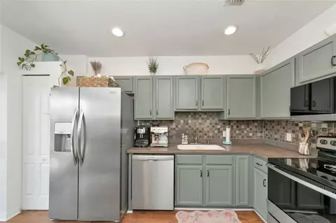 Kitchen - 12534 Evington Point Dr, Riverview, FL 33579 photo 2 of 3