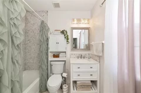 Bath - 12534 Evington Point Dr, Riverview, FL 33579 photo 2 of 3