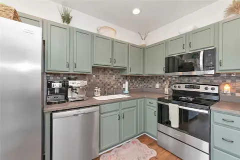 Kitchen - 12534 Evington Point Dr, Riverview, FL 33579 photo 1 of 3