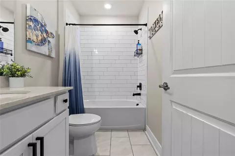 Bath - 9109 Royal River Cir, Parrish, FL 34219 photo 5 of 5