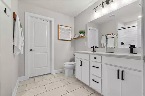 Bath - 9109 Royal River Cir, Parrish, FL 34219 photo 2 of 5
