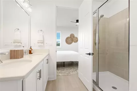 Bath - 10927 Bluestem Cv, Parrish, FL 34219 photo 2 of 3