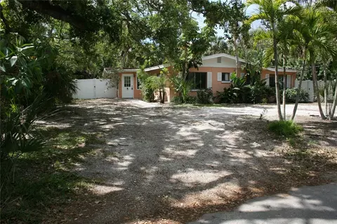 144 Garden Ln, Sarasota, FL 34242