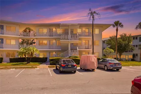 11201 80th Ave N #302, Seminole, FL 33772