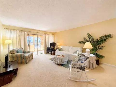 2437 Harbor Blvd #102, Port Charlotte, FL 33952