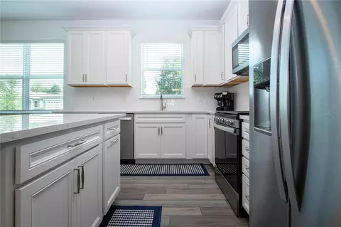 Kitchen - 9578 Coastline Way, Parrish, FL 34219 photo 4 of 8